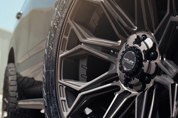 Фото дисков 4PLAY 4P83 Сатиновая бронза на Chevrolet Tahoe V
