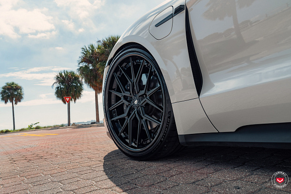 Фото дисков Vossen M-X3 (3-Piece) Черный сатин на Porsche Taycan I