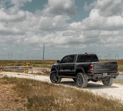 Фото дисков Vossen HF6-1 на Ram 1500 V