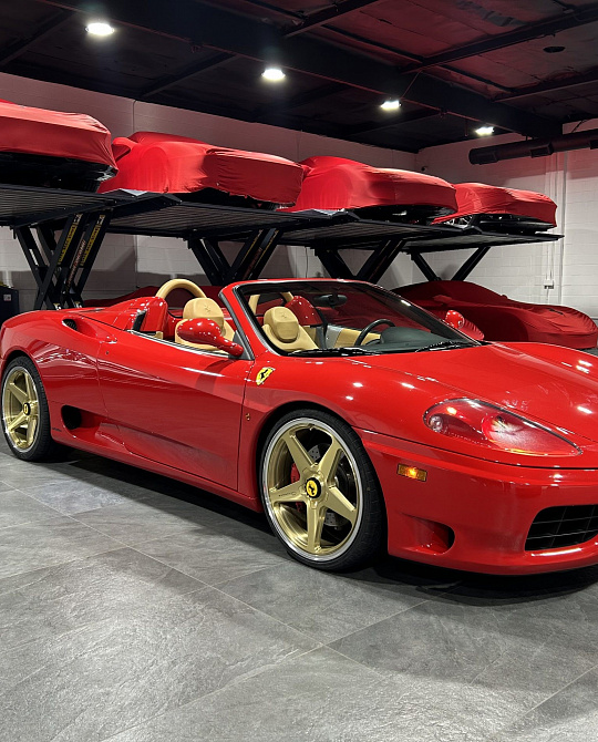 Фото дисков Cinque Глянцевое золото на Ferrari 360