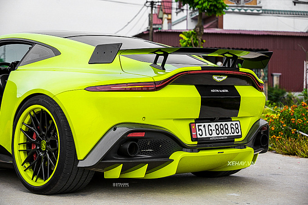 Фото дисков Strasse Wheels SV10M Deep Concave FS Другой цвет на Aston Martin Vantage 2