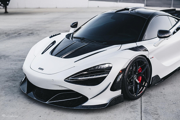 Фото дисков Brixton Forged PF5 Черный глянец на McLaren 720S