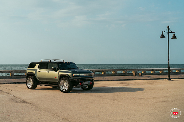 Фото дисков Vossen LCX-04 Глянцевый лак на GMC Hummer EV