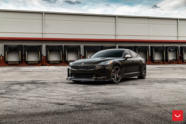 Фото дисков Vossen HF-1 Сатиновый графит на Kia Stinger