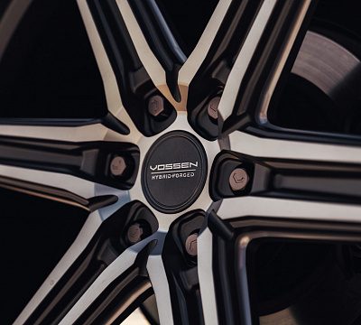 Фото дисков Vossen HF6-2 на Cadillac Escalade IV