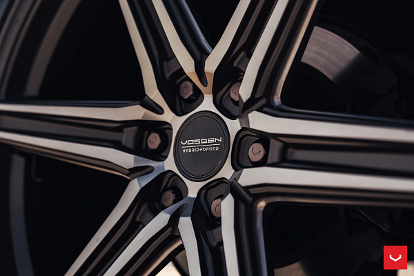 Фото дисков Vossen HF6-2 Алмазная проточка на Cadillac Escalade IV