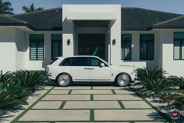 Фото дисков Vossen LC3-11 Глянцевый лак на Rolls-Royce Cullinan