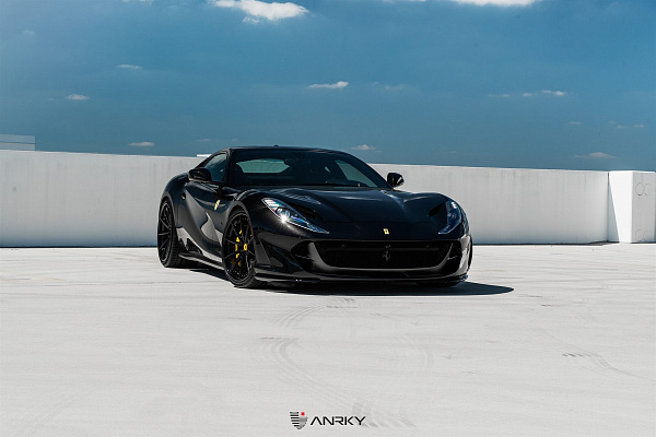 Фото дисков Anrky AN38 Черный сатин на Ferrari 812