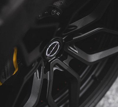 Фото дисков Brixton Forged PF9 на Lamborghini Urus