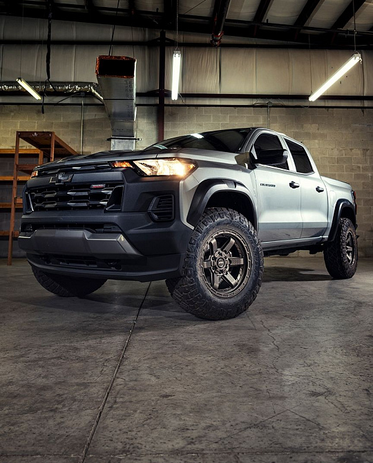 Фото дисков 4PS63 Сатиновая темная бронза на Chevrolet Colorado