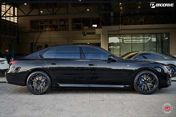 Фото дисков Vossen S17-01 Черный глянец на BMW 7 (G11/G12)