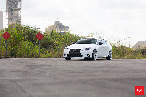 Фото дисков Vossen VFS-10 Серебро на Lexus IS II