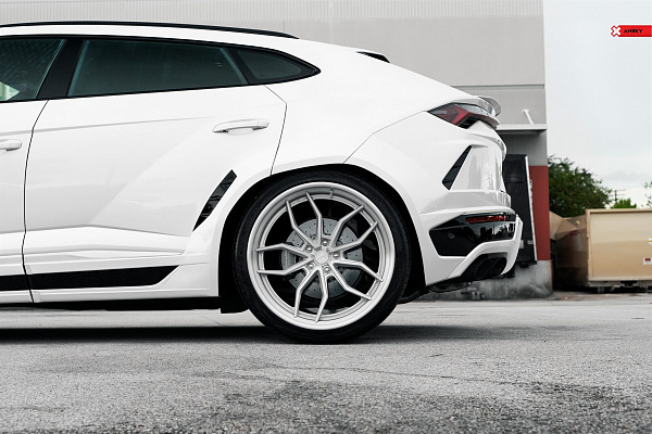 Фото дисков Anrky AN31 Глянцевый лак на Lamborghini Urus