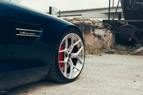 Фото дисков Brixton Forged PF7 Глянцевый лак на Mercedes-Benz AMG GT I