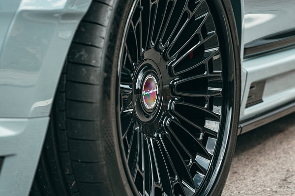 Фото дисков Brixton Forged LX01 Черный глянец на Rolls-Royce Cullinan