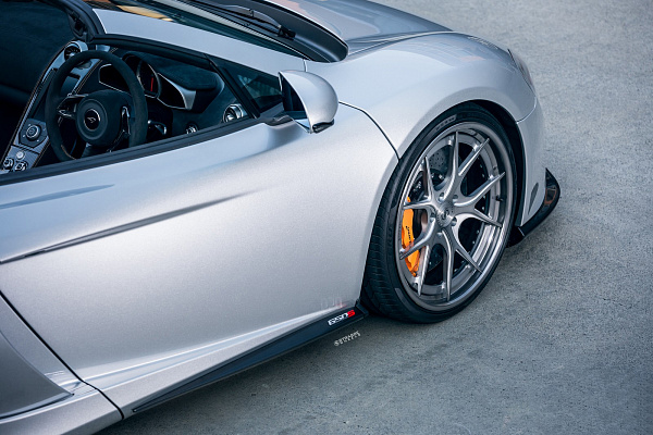 Фото дисков Strasse Wheels SM5R Deep Concave FS Сатиновый тонированный лак на McLaren 650S