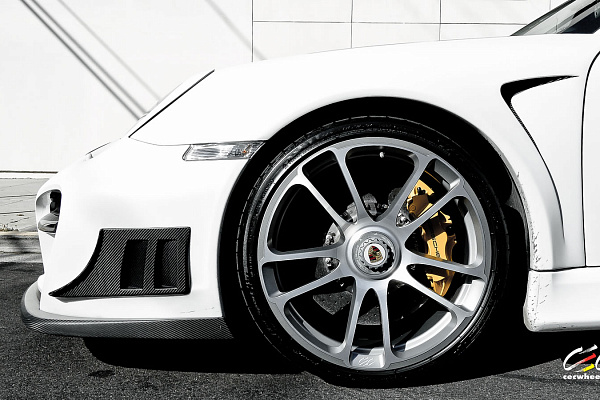 Фото дисков CEC C882 Сатиновый лак на Porsche 911 VI