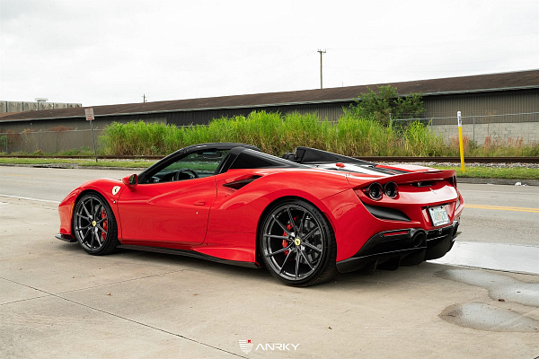 Фото дисков Anrky AN12 Глянцевый темный лак на Ferrari F8