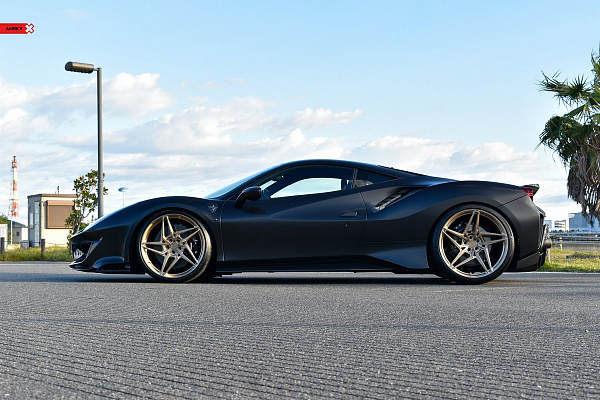 Фото дисков Anrky S1-X3 Сатиновая шампань на Ferrari 488