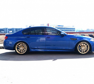 Фото дисков HRE P104 на BMW 5/M5 (F10)