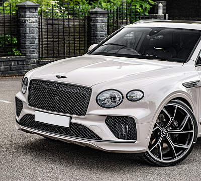 Фото дисков Kahn Type 54 на Bentley Bentayga