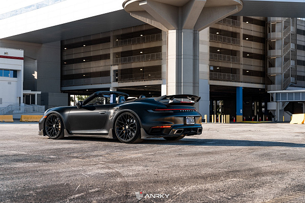 Фото дисков Anrky AN10 Черный глянец на Porsche 911 VIII