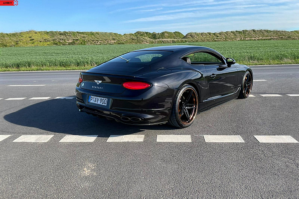 Фото дисков Anrky AN37 Черный глянец на Bentley Continental GT III