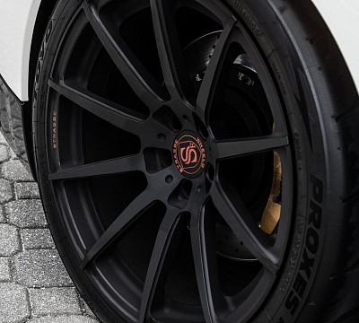 Фото дисков Strasse Wheels R10 Deep Concave Monoblock на Nissan GT-R