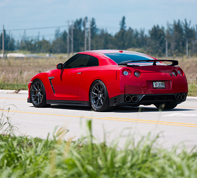 Фото дисков Vossen VFS-6 на Nissan GT-R