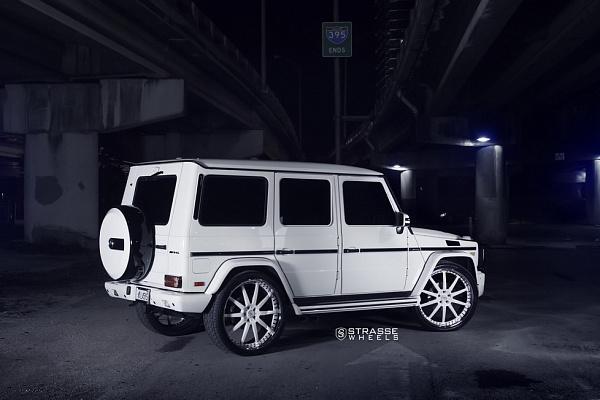 Фото дисков Strasse Wheels R10 Signature Другой цвет на Mercedes-Benz G-Class II