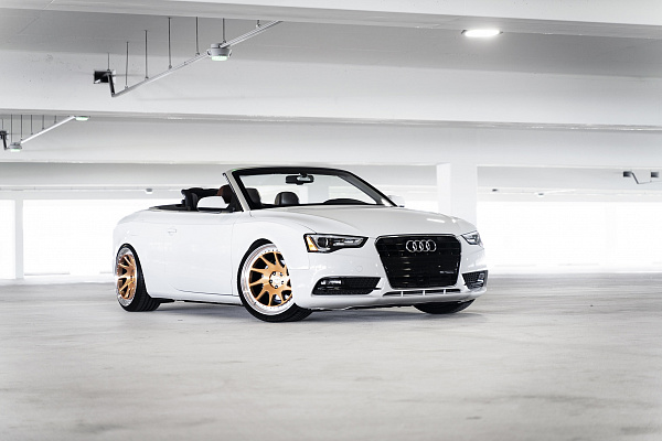 Фото дисков Rotiform OZT Глянцевое золото на Audi A/S/RS 5 (8T)