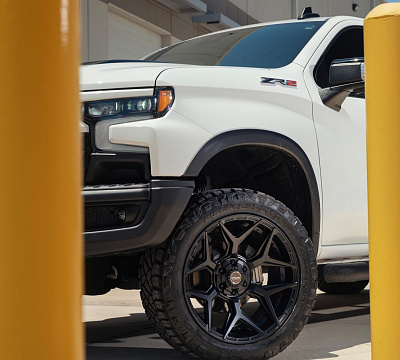 Фото дисков 4PLAY 4P06 на Chevrolet Silverado IV