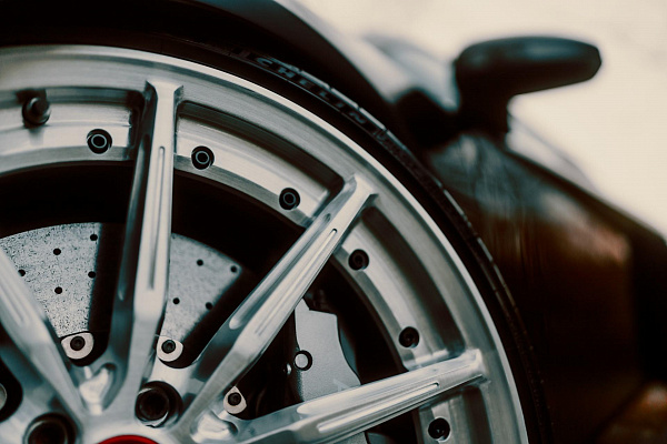 Фото дисков Brixton Forged R11-R Глянцевый лак на Audi R8 (4S)