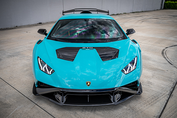 Фото дисков Brixton Forged CM6-R Черный глянец на Lamborghini Huracan