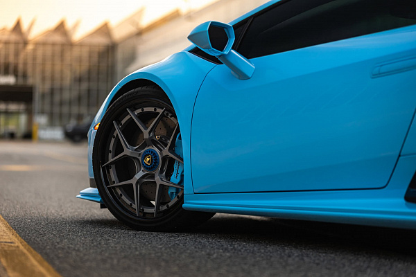 Фото дисков Brixton Forged PF7 Матовый графит на Lamborghini Huracan
