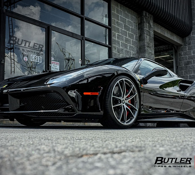 Фото дисков HRE P104 на Ferrari 488