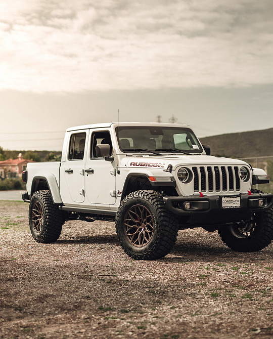 Фото дисков HF-2 Сатиновая бронза на Jeep Gladiator II (JT)