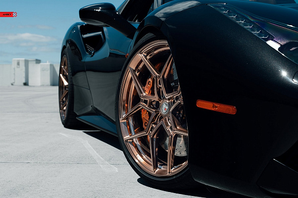 Фото дисков Anrky S1-X4 Глянцевая бронза на Ferrari 812