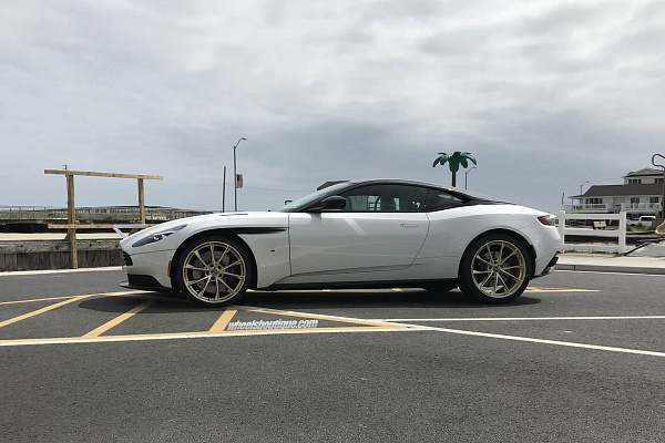 Фото дисков HRE P204 Сатиновая шампань на Aston Martin DB11