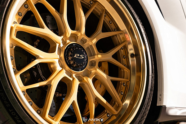 Фото дисков Anrky RS1 Сатиновое золото на Porsche 911 VII