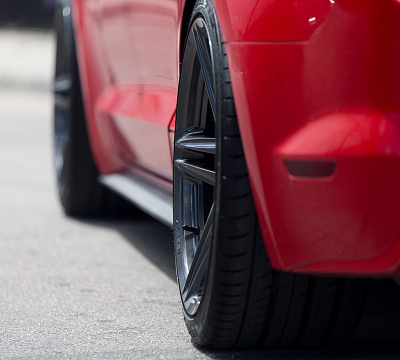 Фото дисков Vossen VFS-5 на Ford Mustang VI