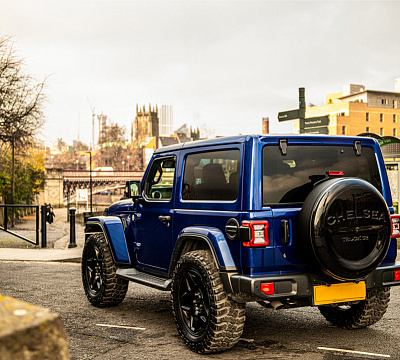 Фото дисков Kahn Mondial Retro на Jeep Wrangler IV (JL)