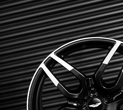 Kahn Superleggera