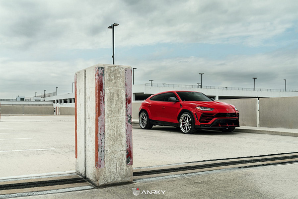 Фото дисков Anrky AN38 Полированный лак на Lamborghini Urus