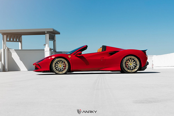 Фото дисков Anrky S3-X1 Глянцевое золото на Ferrari F8