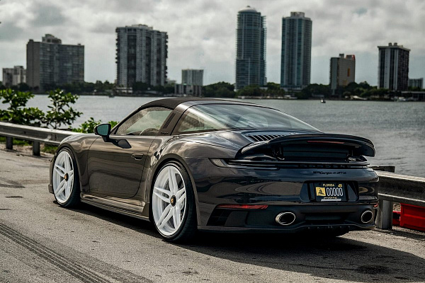 Фото дисков Anrky AN27 Белый глянец на Porsche 911 VIII