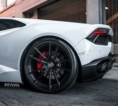 Фото дисков Strasse Wheels SV1 Deep Concave Monoblock на Lamborghini Huracan