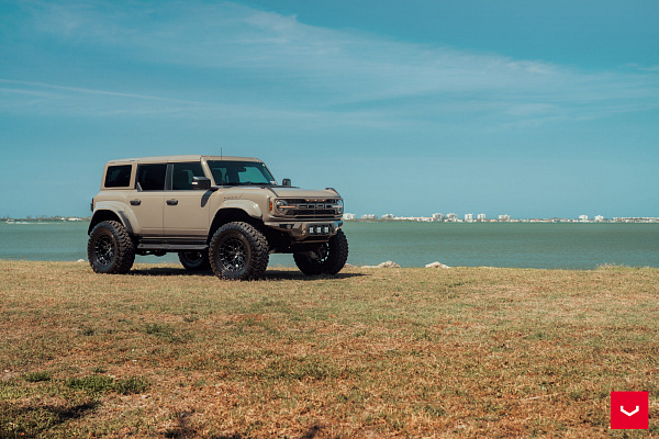 Фото дисков Vossen HFX-1 (6-Lug) Черный сатин на Ford Bronco