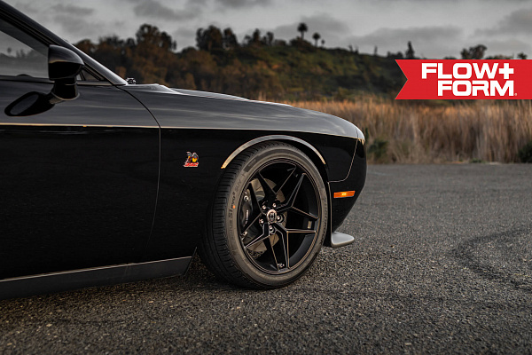 Фото дисков HRE FF11 Черный сатин на Dodge Challenger III