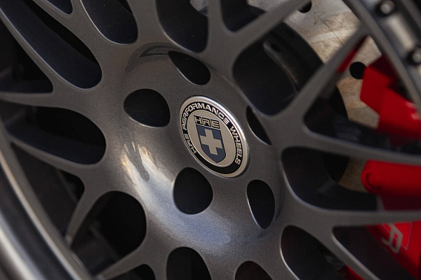 Фото дисков HRE 540 Глянцевый графит на Audi R8 (Typ 42)